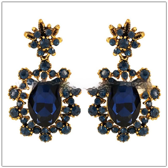 European And American Fashion Cool Vintage Sapphire Stud Earrings - Image 2