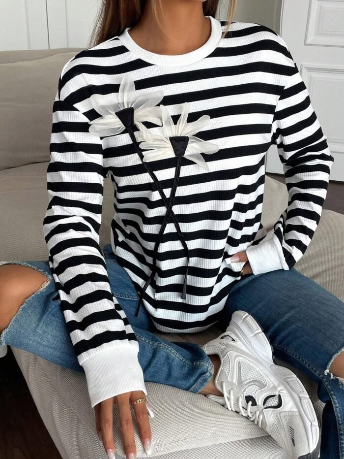 Leisure Long Sleeve Crew Neck Striped Floral Sweatshirt - Image 6