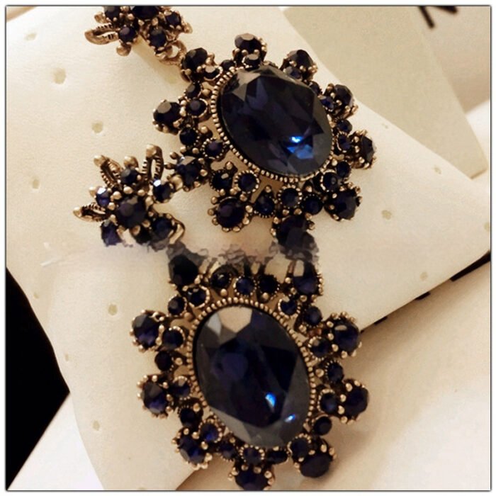 European And American Fashion Cool Vintage Sapphire Stud Earrings - Image 4
